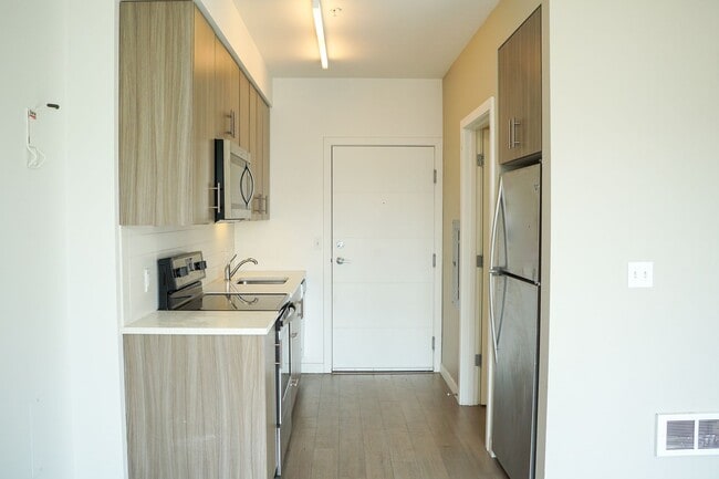 Building Photo - Sellwood: Modern Light & Bright Studio Rea...