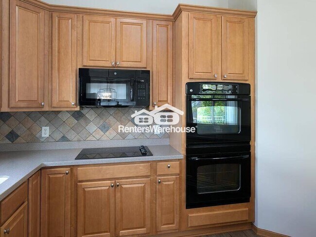 Building Photo - 9630 Independence Cir