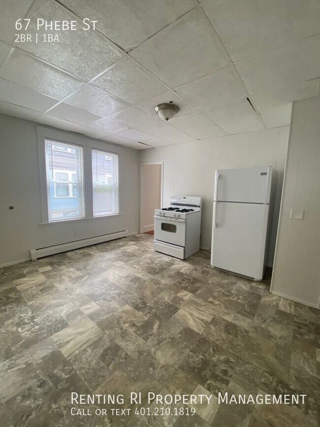 Building Photo - Spacious First Floor Apartment with 2 Bedr...