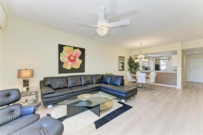 Foto del edificio - 5350 Hyland Hills Ave