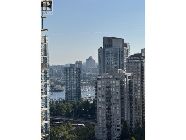 Photo du bâtiment - 233 Robson St