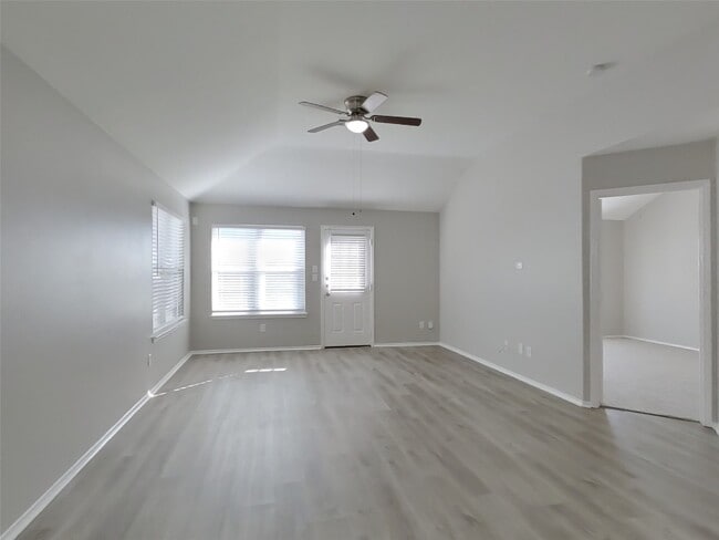 Building Photo - 15018 Mause Creek Dr