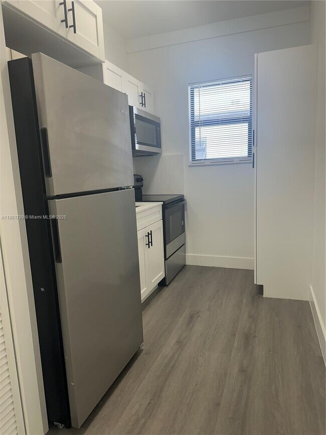 Foto del edificio - 638 SW 21st Ave