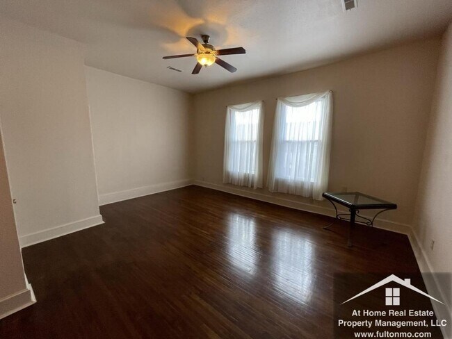 Foto del edificio - 518 Court Street, Apartment A