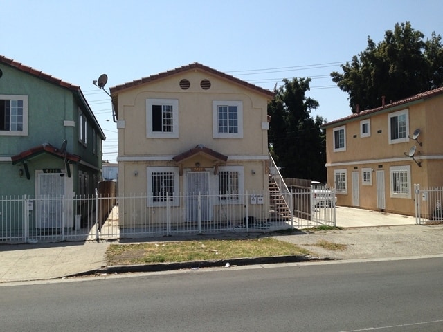 Building Photo - 9201-9271 S Central Ave