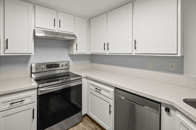 Foto del edificio - Welcome to your serene 3 BR 2.5 BA Townhome in College Park, San Diego!