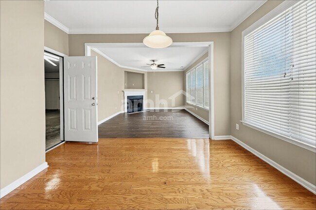 Foto del edificio - 317 Collinsworth Dr