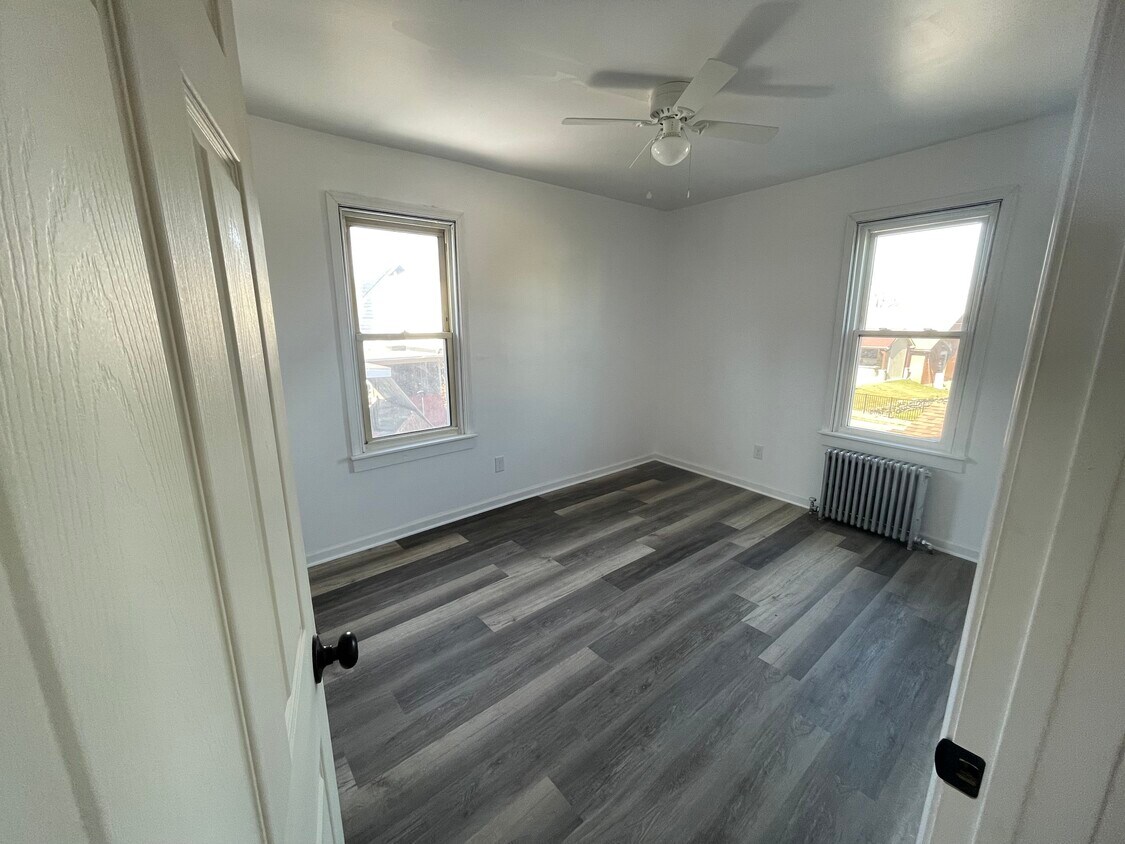 Foto principal - 2439 S East St
