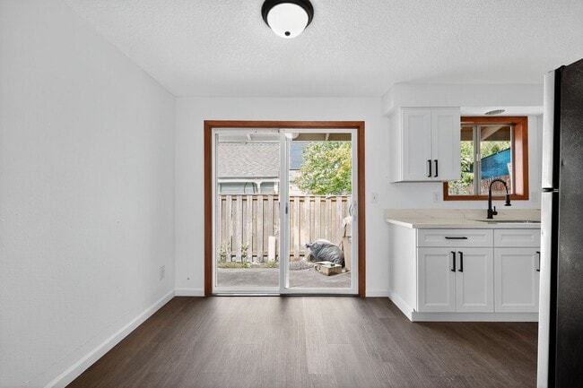 Foto del edificio - Half off the first month's rent!
