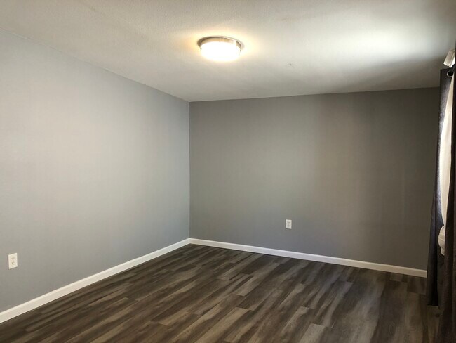 Foto del edificio - 4662 Home Ave