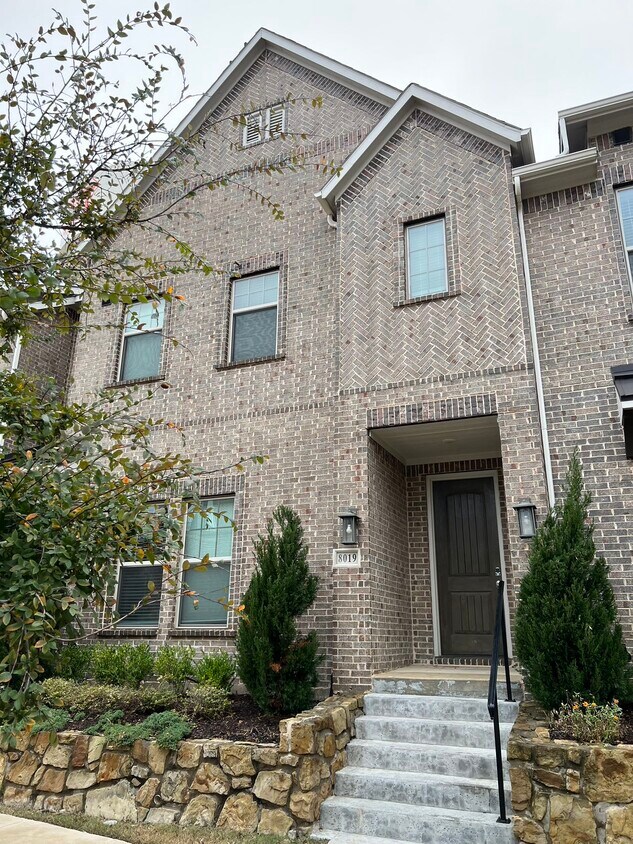 8019 Challenger Ln, Frisco, TX 75034 Townhome Rentals in Frisco TX