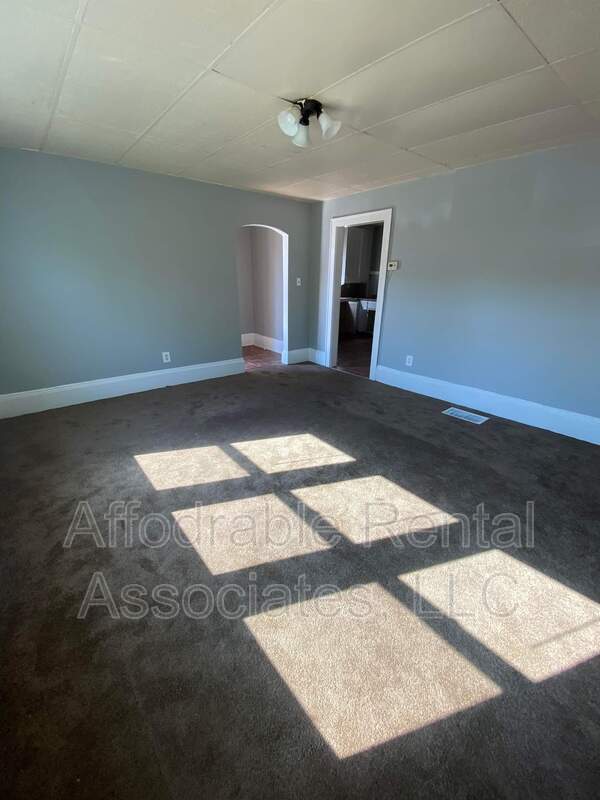Building Photo - 1569 S 10th St