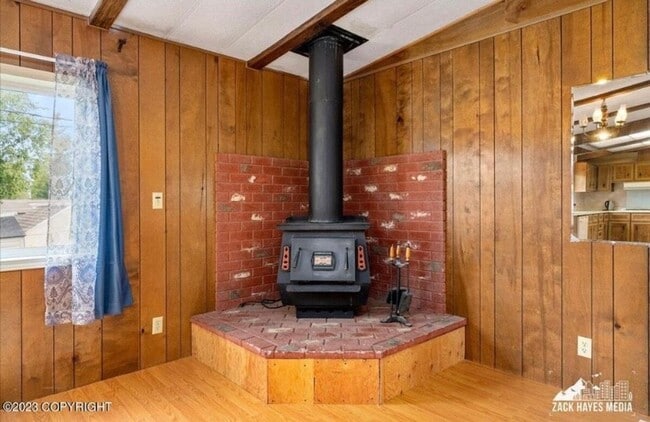 Building Photo - Rare Find! Spacious East Anchorage Home wi...