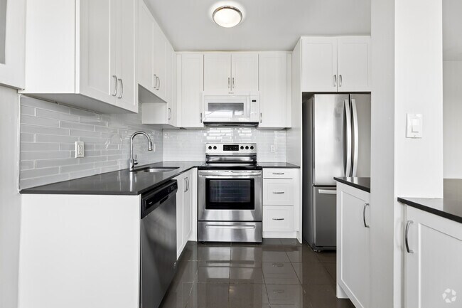 2 chambres, 1 salle de bain - 788 pi² - Cuisine - 82 Warren Road