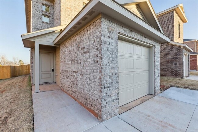 Foto del edificio - 14910 Parkway Center Ave