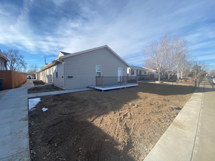 Primary Photo - 345 S 7th Ave