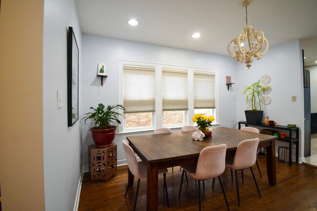 Foto del edificio - 4947 W Parker Ave