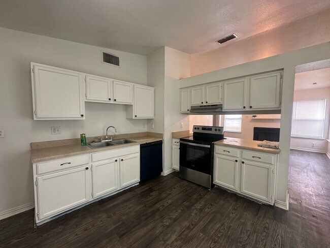 Building Photo - AVAILABLE NOW ; APPLY TODAY ON OUR WEBSITE!!!