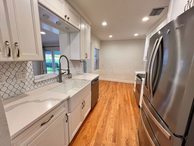 Foto del edificio - 2203 Montana St