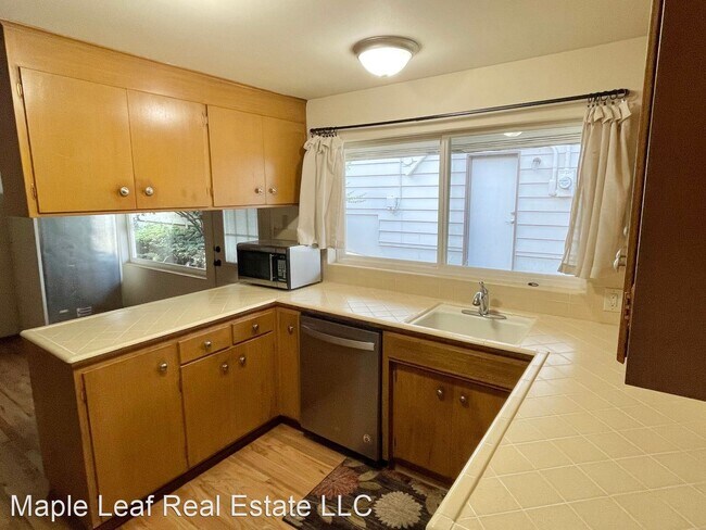 Building Photo - 3 br, 2 bath House - 3551 NE 98th St.