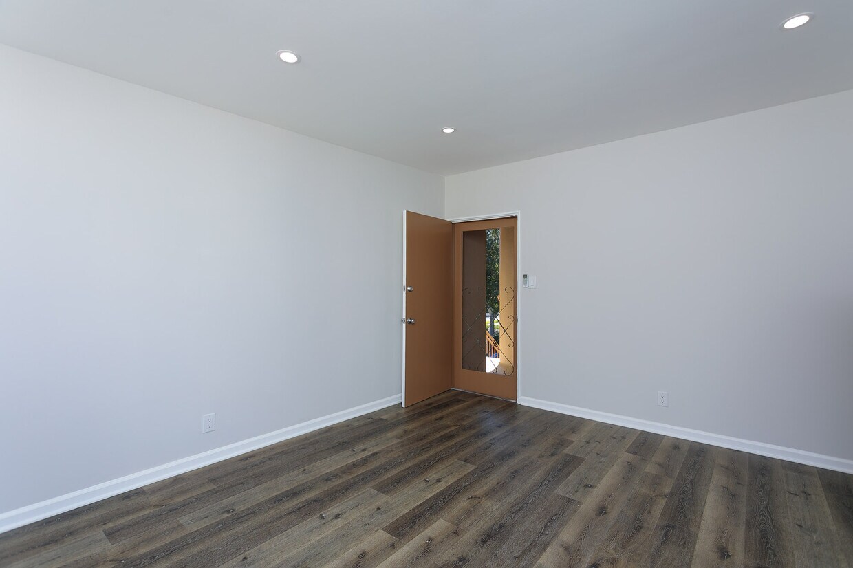 Foto principal - 677 S Lake Ave