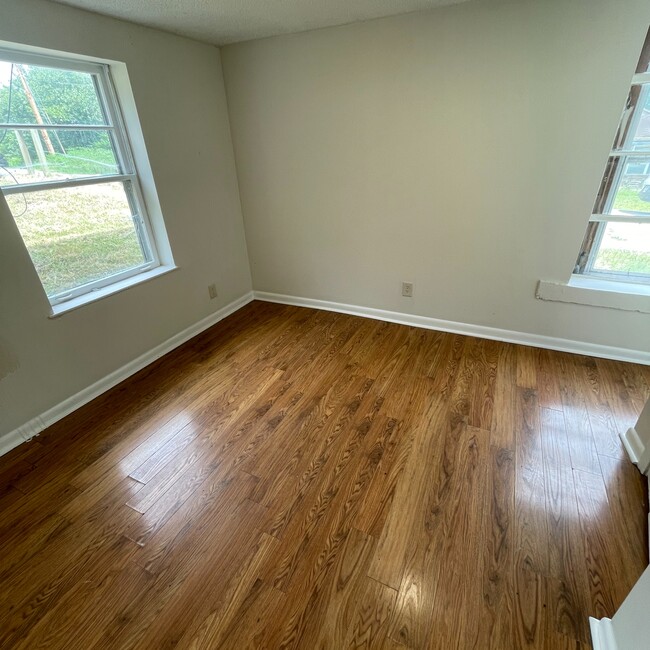 Foto del edificio - 952 Strouse Ave