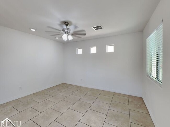 Foto del edificio - 7404 S 37th Glen