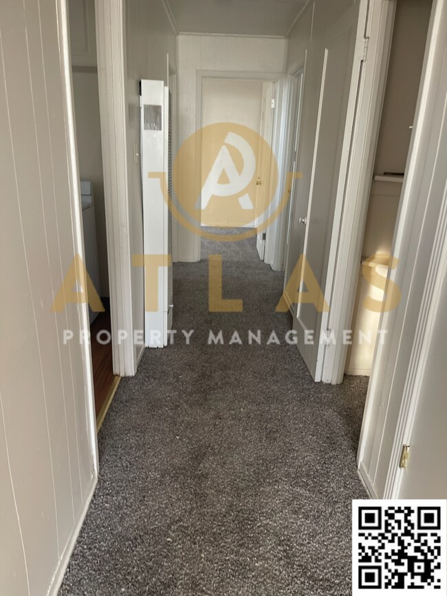 Building Photo - Cozy 2 Beds 1 Bath Available now!