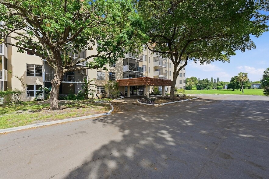 Photo - 4158 Inverrary Drive Unit 511