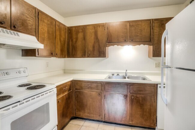 Foto del edificio - 1438 N Meridian Rd