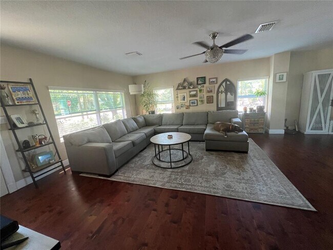 Building Photo - 3035 12th Ave N