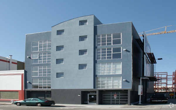 Building Photo - 428 8th St