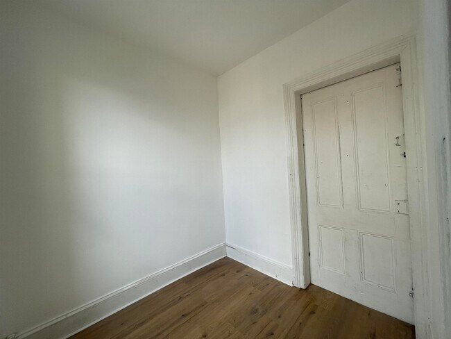 Foto del edificio - 205 Ogden Ave.