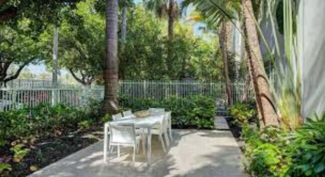 Foto del edificio - Studio Apartment Rental across from the park