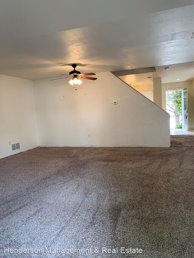 Building Photo - 3 br, 2 bath House - 1723 Dove Creek Circle