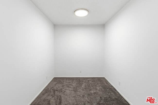 Building Photo - 1434 25th St