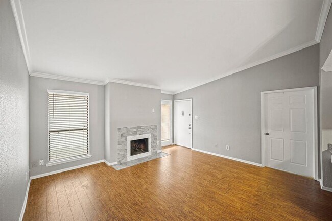 Building Photo - 2125 Augusta Dr