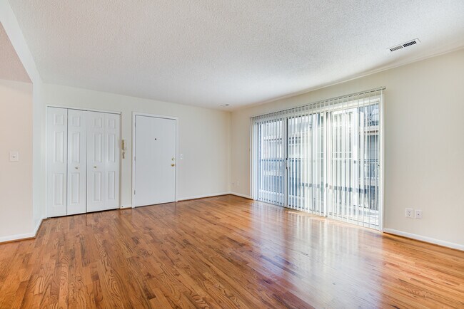 Foto del edificio - 4012 Oak St