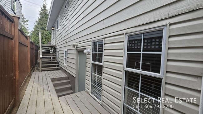 Building Photo - 1587 Stayte Rd