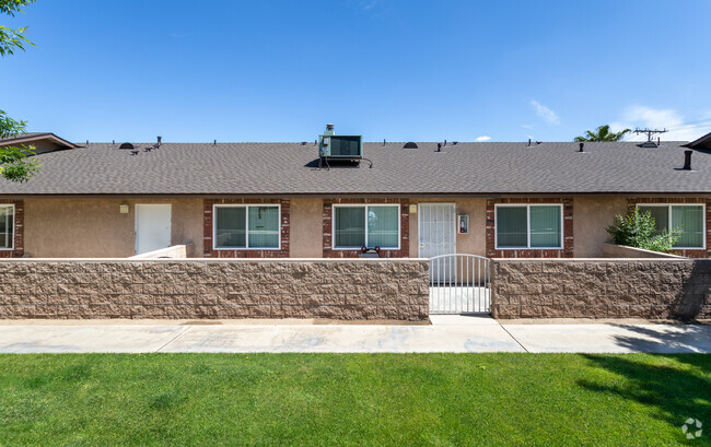 Building Photo - Desert View Apartments