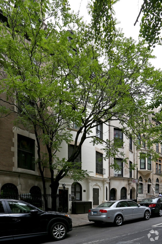 Building Photo - 321 W 80th St