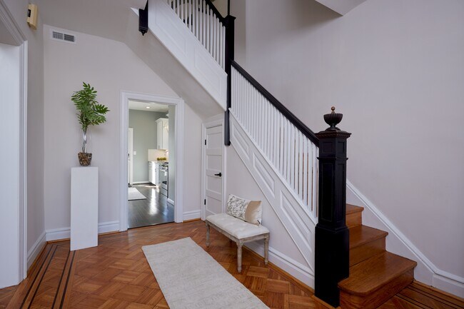 Foto del edificio - 1364 Oak St NW