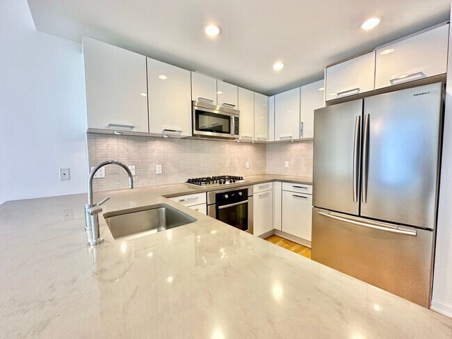 Foto del edificio - EPIC REA: GORGEOUS 1BD/ 1BA Condo w/ Amazing Views & Fabulous Rooftop