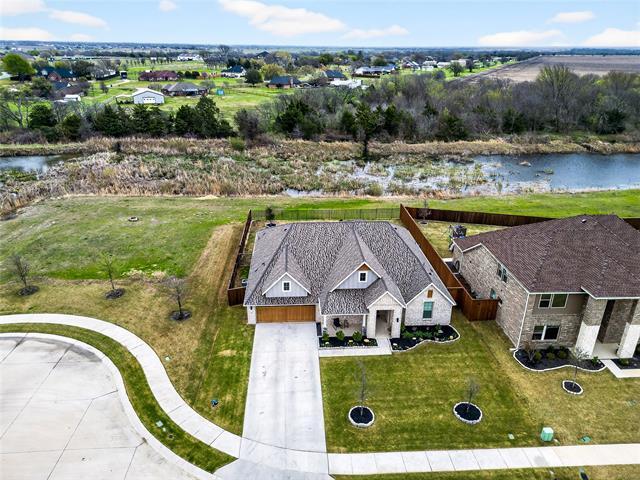 Building Photo - 215 Frio Dr