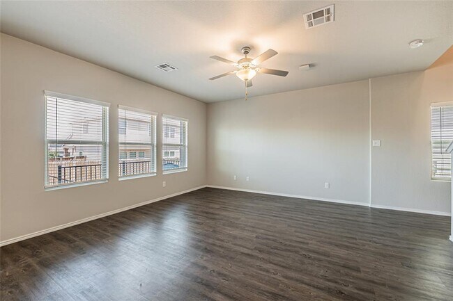Building Photo - 108 Comet Dr