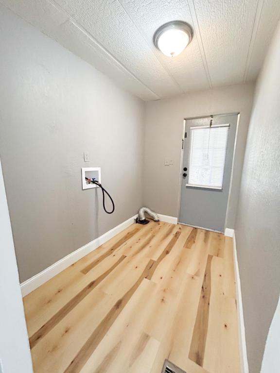 Building Photo - 3353 Hill Top Dr