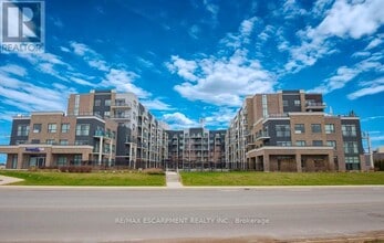 Building Photo - 5055 Greenlane