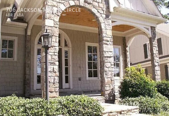 Foto del edificio - 706 Jackson Miller Cir