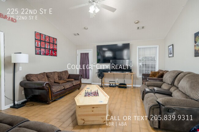 Foto del edificio - 225 22nd E St