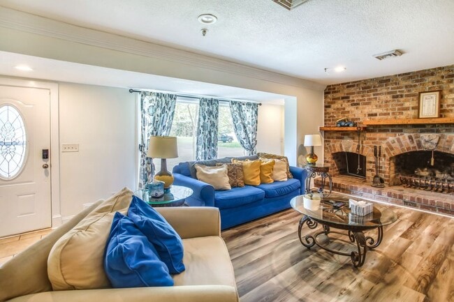 Foto del edificio - 1087 Burcale Rd